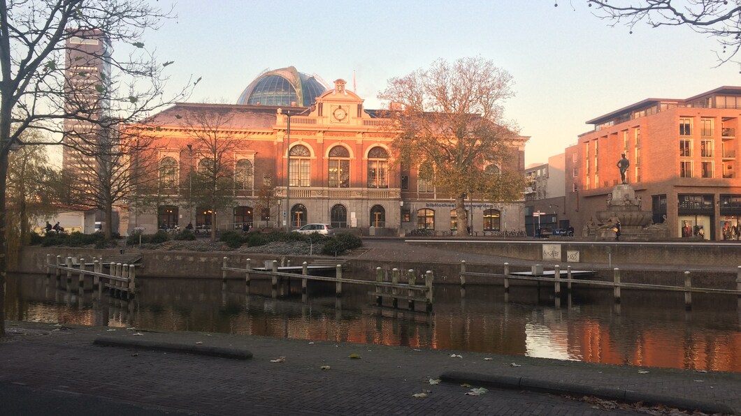 Foto van het Beursgebouw in Leeuwarden