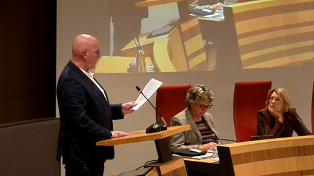 Foto van Pim Astro tijdens het debat over de Begroting 2023